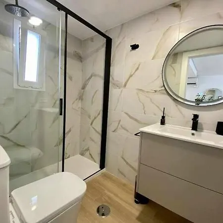 Chamartin - Acogedor - Playa Piscina Parking Y Ac Apartmán *