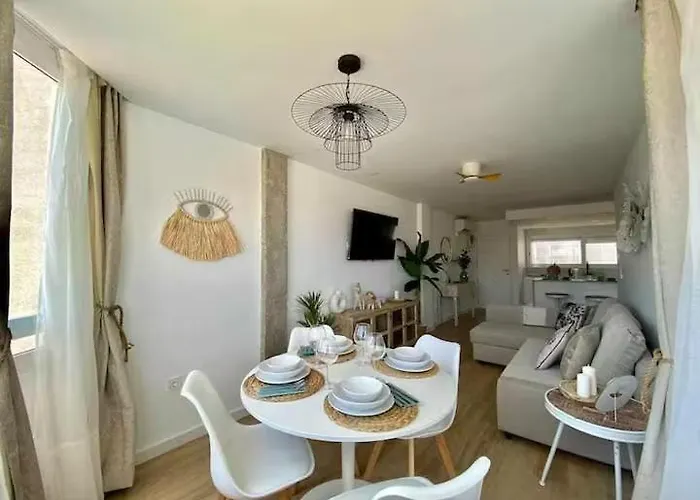 Chamartin - Acogedor - Playa Piscina Parking Y Ac Apartman